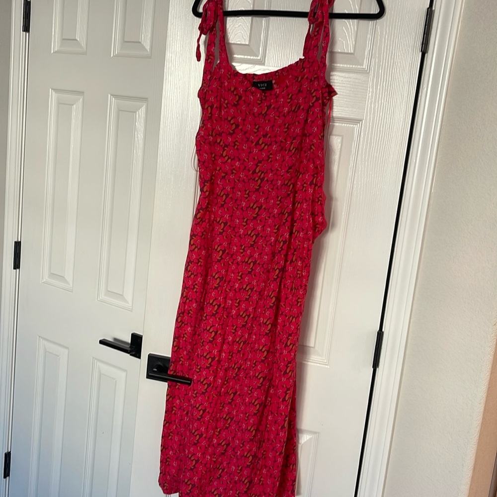 VICI dress size large never worn